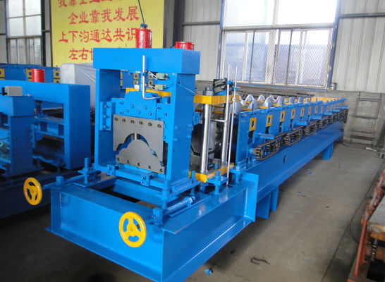 Het Hydraulische Knipsel van Ce Ridge Cap Roll Forming Machine Cr12