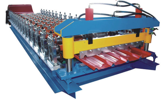 Het Staalbroodje die van de dakkleur Machine vormen