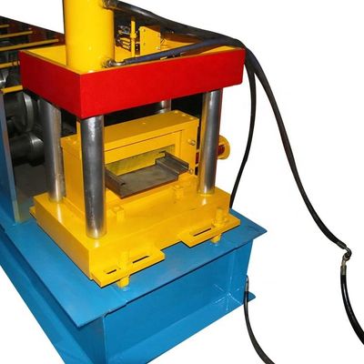 Het gele Kader die van de Staaldeur tot Machine Cr12 maken Hydraulisch Knipsel
